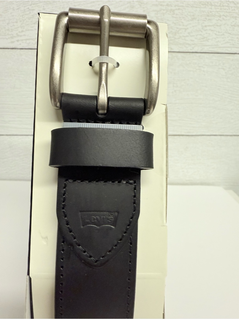 Levi's Black Leather Men's Belt with Brushed Metal Buckle XL 42-44 NWT